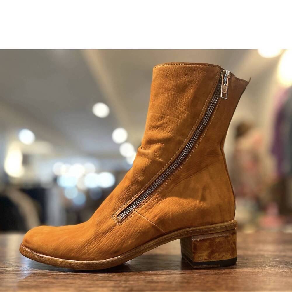 NEW SHOTO rough hewn in cuoio